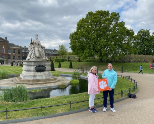 Jason Blodgett \u201993 and his wife, Lara, traveled to Kensington Palace in London, England, in April.